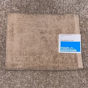 Room Essentials Everyday Bath Towel Tan🆕